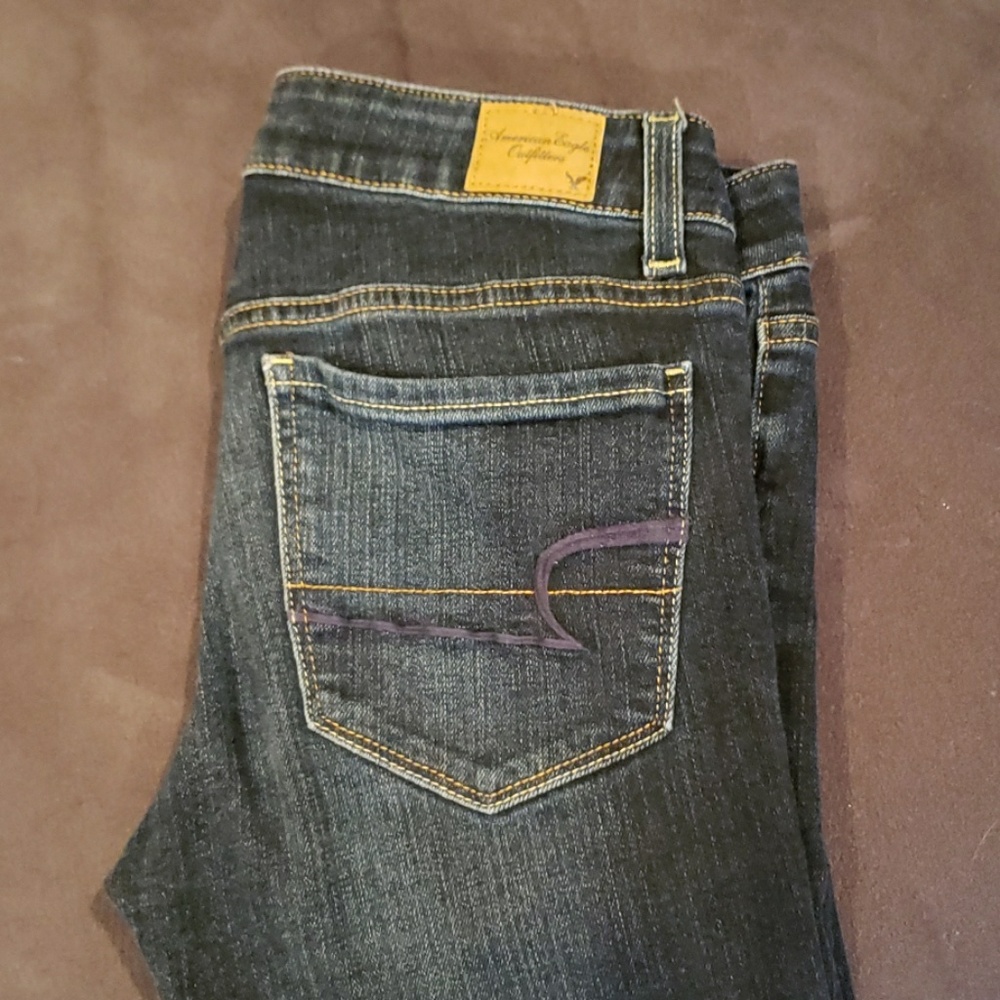 Size 6 American Eagle Skinny Jeans.